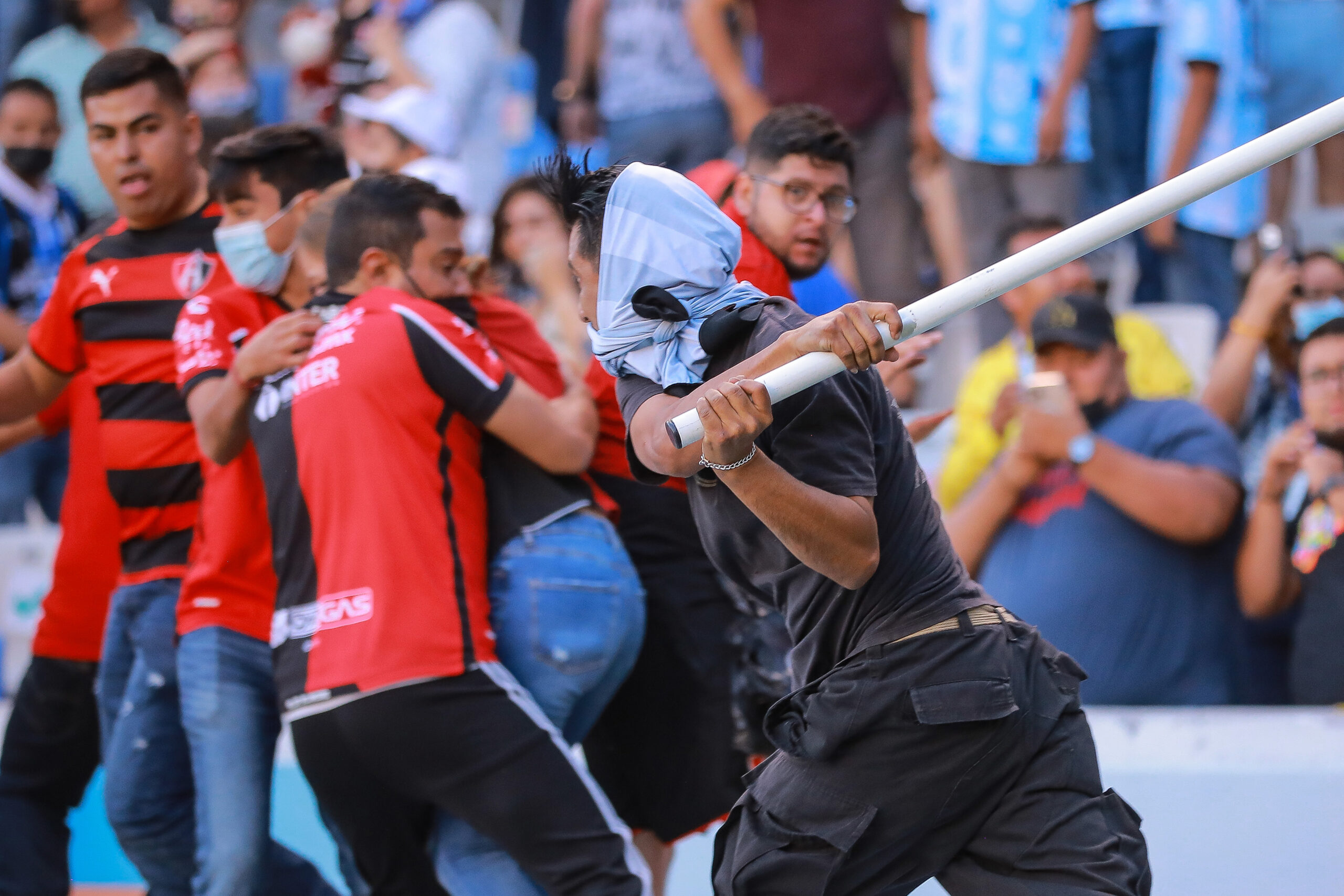 Após confusão generalizada, Campeonato Mexicano retorna na sexta