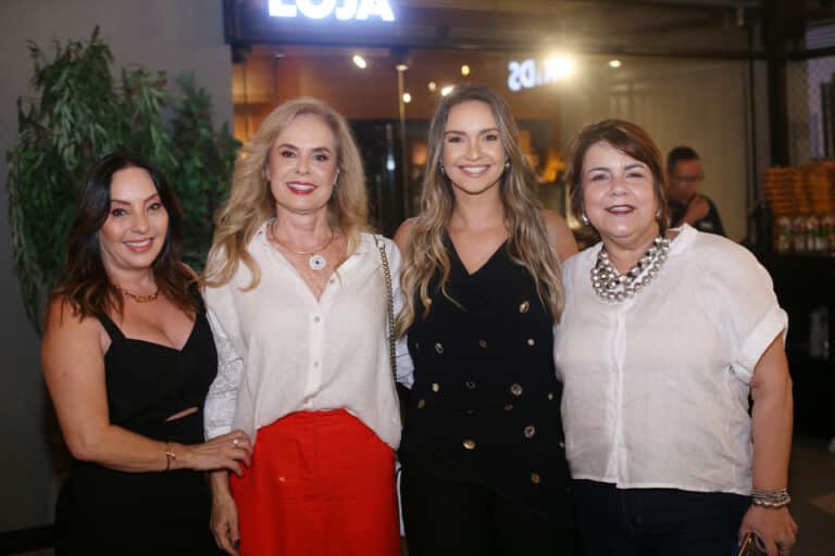 Adriana Oggioni, Anandreia Zerbone, Rayanne Zerbone e Rinara Cunha