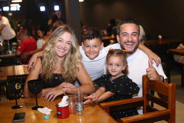 Hanna Sarte , Mariana Melo, Jarbas Melo e Valentina Melo