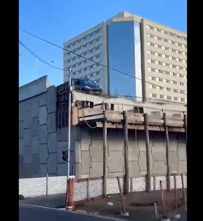 carro-em-viaduto-de-cariacica-02