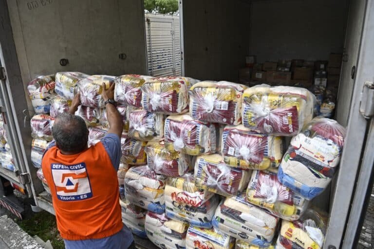 doações do ES UNIDO enviadas pela prefeitura de Vitória. foto PMV 02