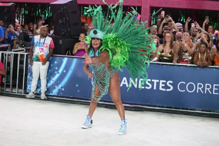 Gretchen,  Rainha de Bateria na escola de samba Independente de Eucalipto