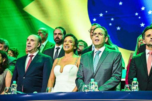 Presidente do TJES, desembargador Samuel Meira Brasil, Èrica Neve e o vice-presidente da OAB Nacional , Felipe Sarmento