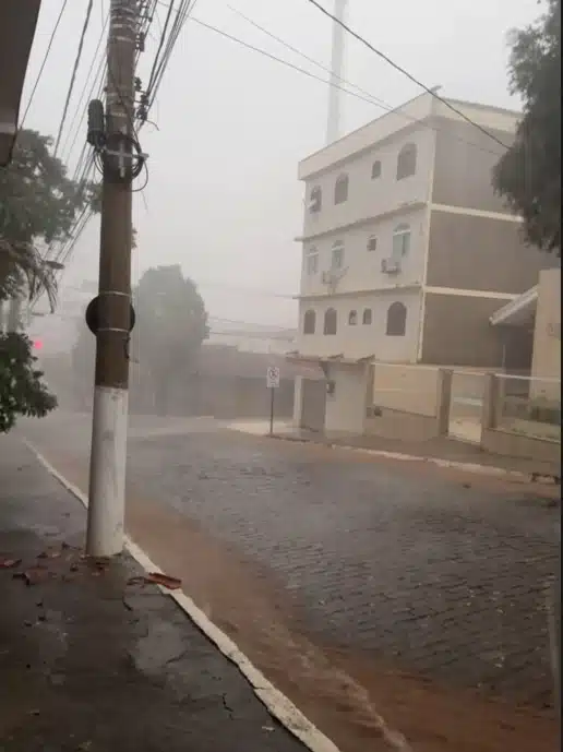chuva em castelo 0415