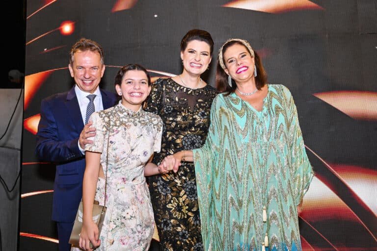 Rodrigo, Rebeca e Joana Barbosa, Narcisa Tamborindeguy