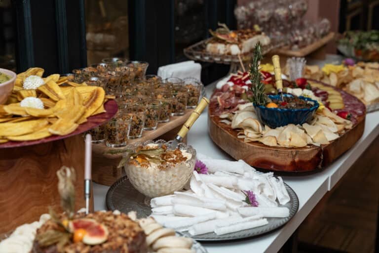 Buffet:Sil Closs
