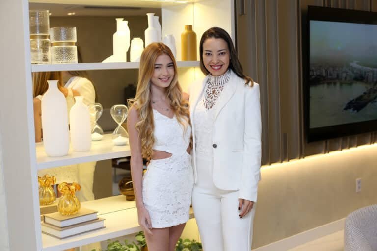 Rafaela Fonseca com sua mãe, Michelly Fonseca.
