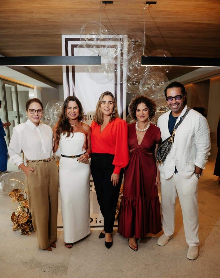 Vivi Albani, Luciana Melo, Simone Mozine,  Veronica Paschoa e Kaiky Plaster.