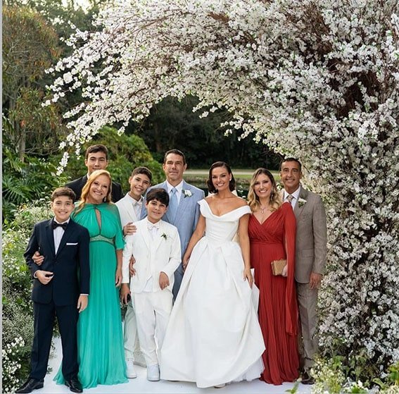 Arthur e Felipe Buaiz Rezende, Tânia Buaiz, José Marcus , João Francisco e o pai Marcus Buaiz, Isis Valverde, Eduarda Buaiz e Cláudio Rezende