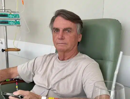 Bolsonaro é levado ao hospital após passar mal na Papudinha