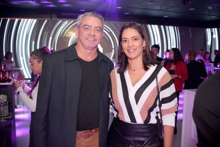 Leonardo Carvalho e esposa .