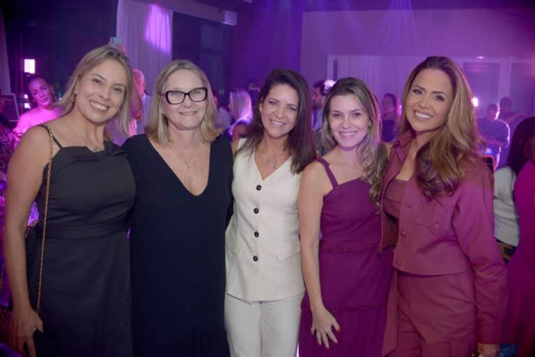 Aline Marques, Lia Mônica, Giselle Alves , Alessandra Marques e Viviane Anselmé.
