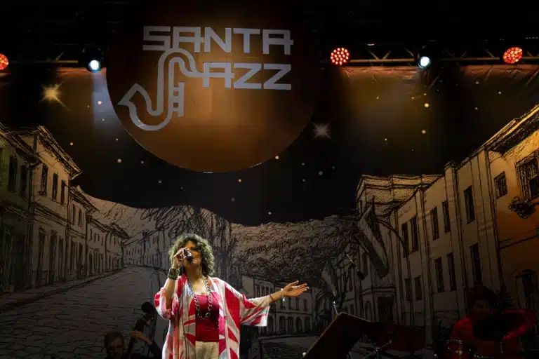 A  cantora italiana Susanna Stivali