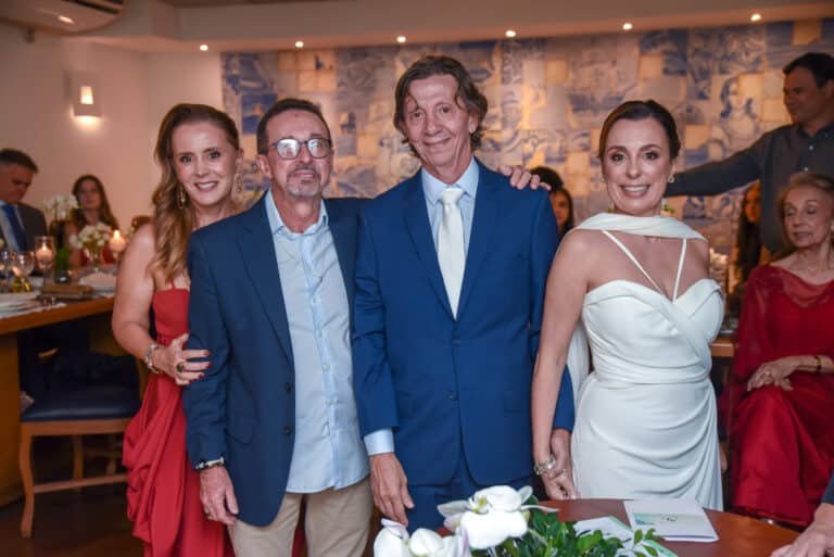 Juliana Magalhães e Marcelo Di Cavalcantti o com os noivos.