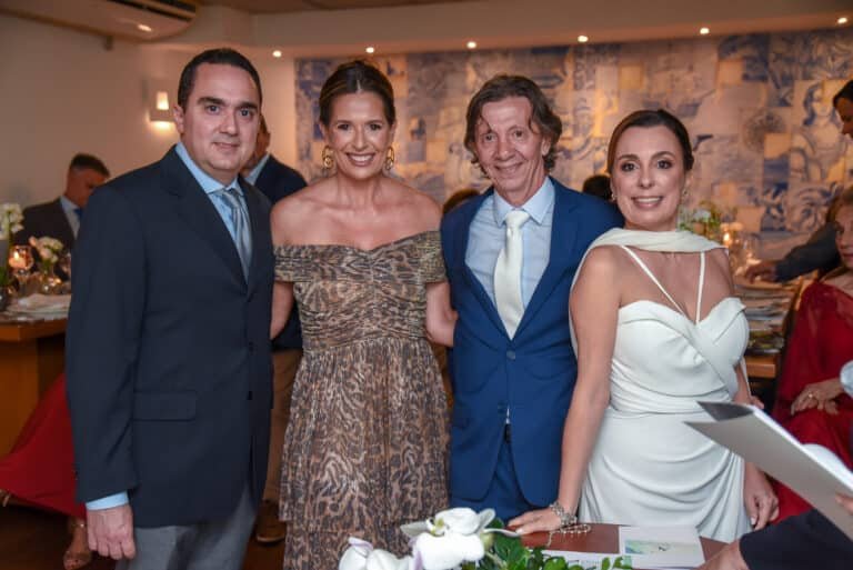 Sérgio Nascif e Renata Sarmento com os noivos