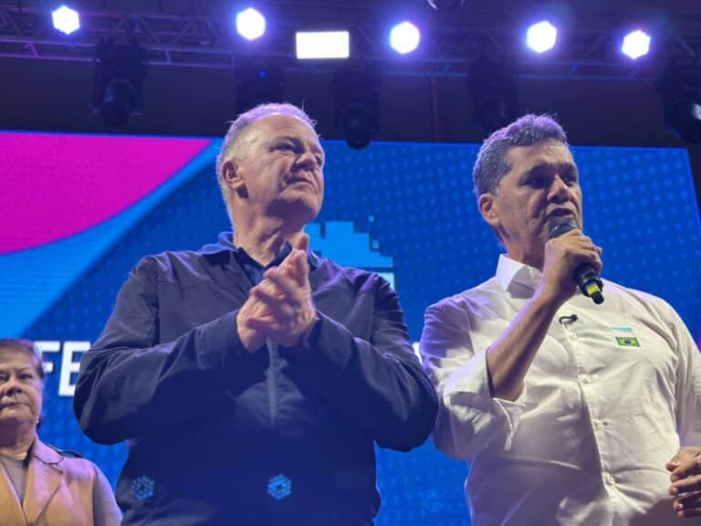 Renato Casagrande , governador do ES, ao lado do vice-governador Ricardo Ferraço.