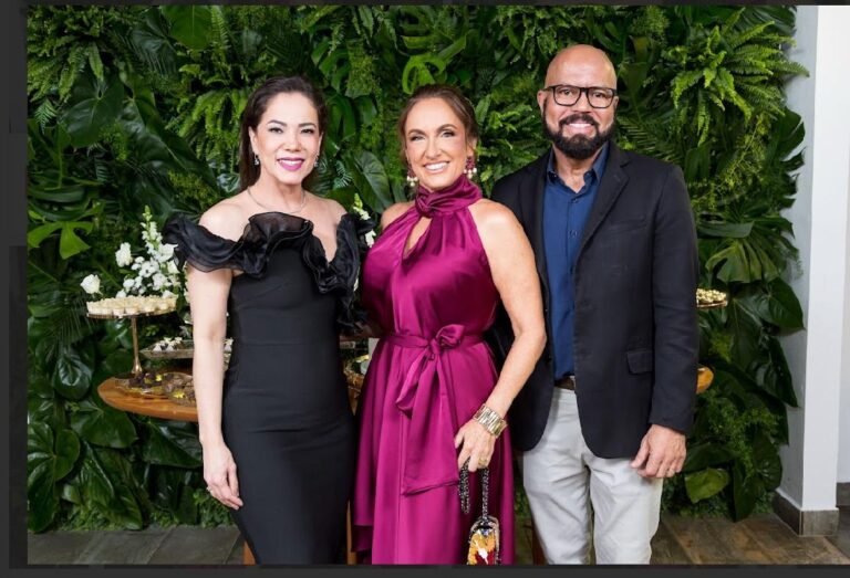 Roberta Kato, Rogéria e Dráuzio Oliveira.