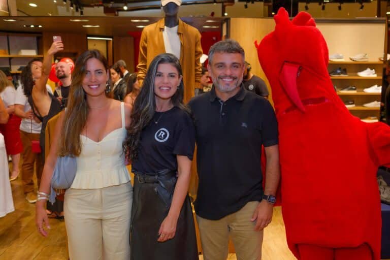 Jeanine Valdetaro , Carol Lobato e João Gomes Netto