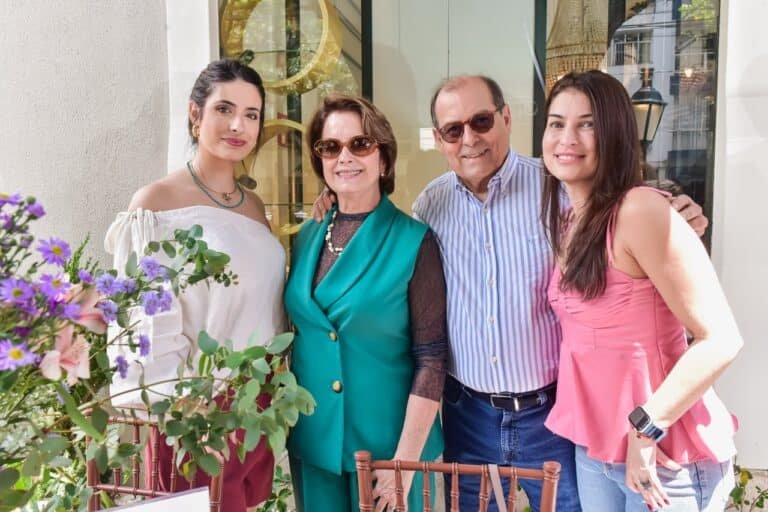 Ana Luiza, Denise, Getulio e Mariana Azevedo