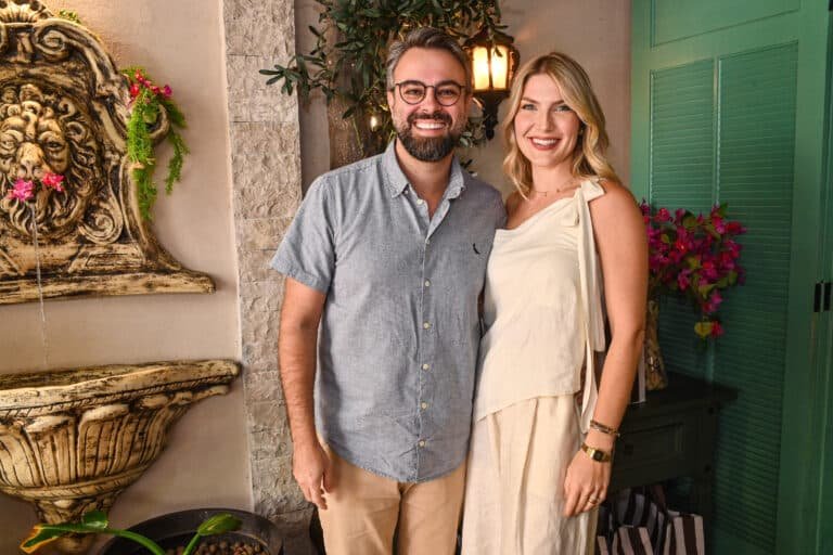 O casal Sofia  Buzetto e Fábio Portella estampa a campanha de lançamento do Berthô