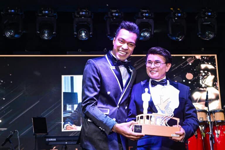 Marlon Vianna  homenageando a trajetória exemplar do  juiz José Luiz Altafim .