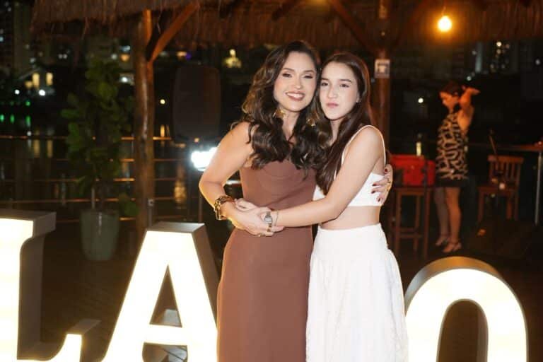 Elayne com sua filha Alice