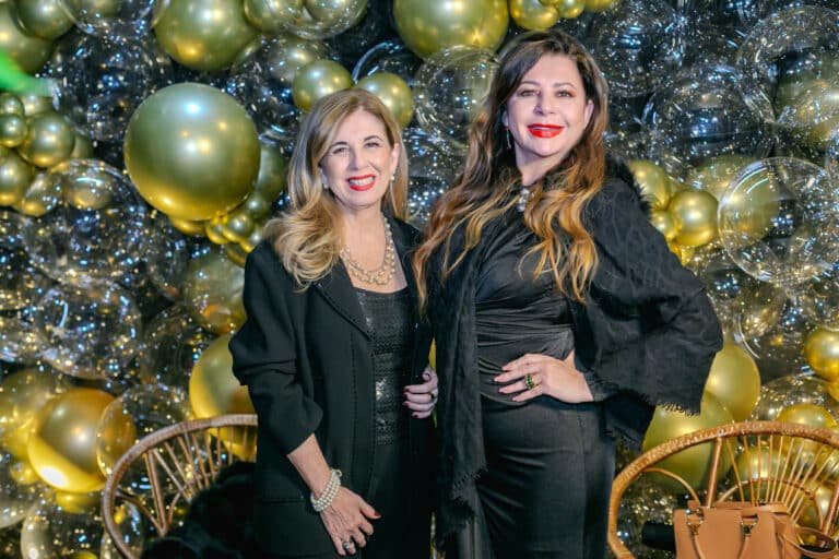 Claudia Louzada e Kristhel Byancco