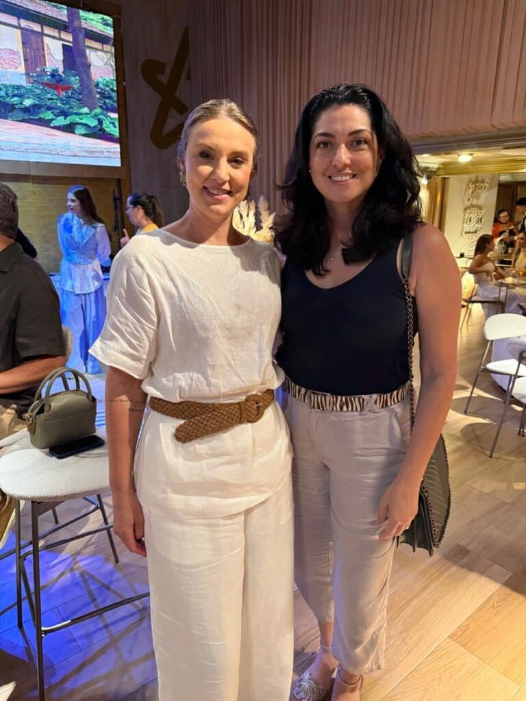 Cris Scaramussa, Hellen Rocha