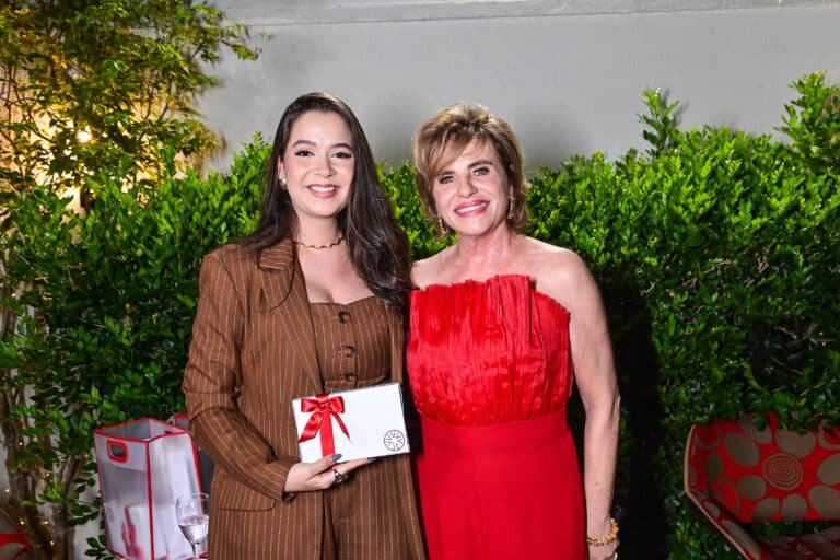 Débora Freire e Luciana Júdice