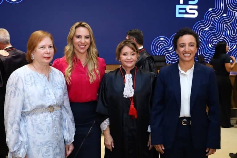 A vice-prefeita Cris Samorini, a desembargadora Janete e Erica Neves, presidente da nossa OAB