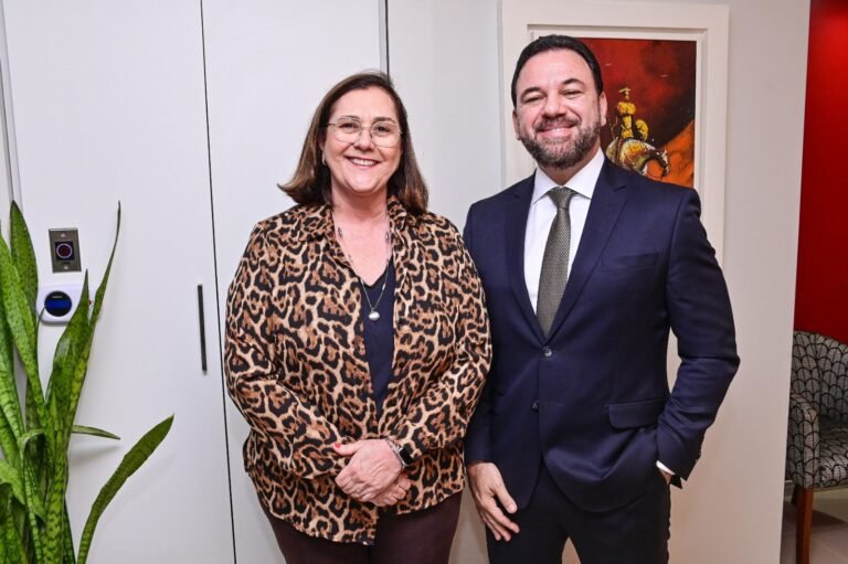 Isabella Rossi Naumann Chaves e Rodrigo