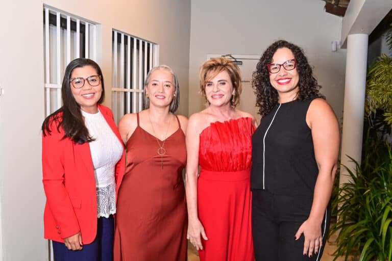 Kamylla Correia , Gizelle Cruz Amaral , Luciana Júdice e Thais  Lopes