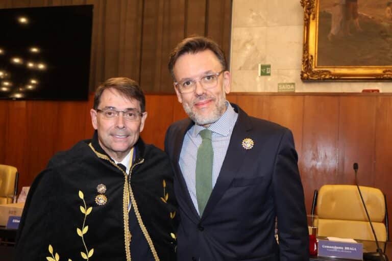 O presidente da Academia, comandante Carlos Alexandre Braga e Dr. João Beolchi; corregedor Geral da Polícia Cívil.