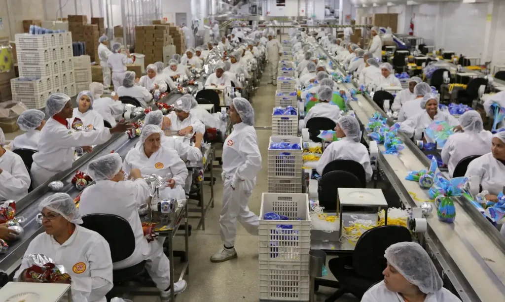 2022-02-25t215644z_1_lynxmpei1o19i_rtroptp_4_brazil-cocoa