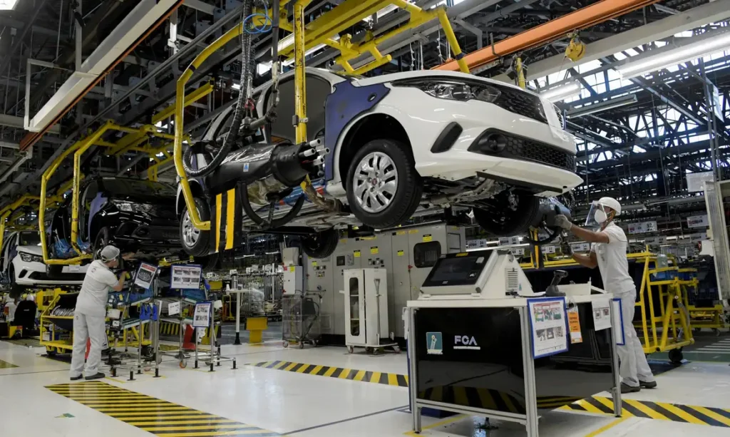 2022-05-03t150541z_1_lynxnpei420m7_rtroptp_4_health-coronavirus-brazil-autos