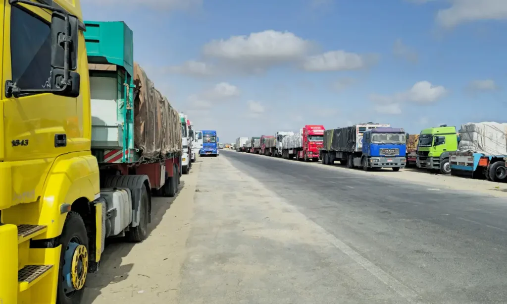 2025-05-20t110915z_1_lynxmpel4j0h5_rtroptp_4_israel-palestinians-egypt-aid-trucks