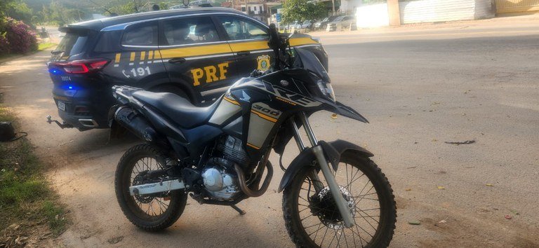 3b7d29c0-0e0f-418a-af45-793b77434598