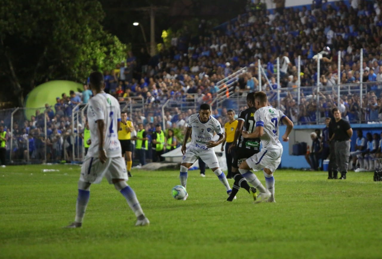 Com a derrota, o Vitória perdeu a chance de receber R$ 1,5 milhão pela conquista da vaga. Foto: Paulo Souza