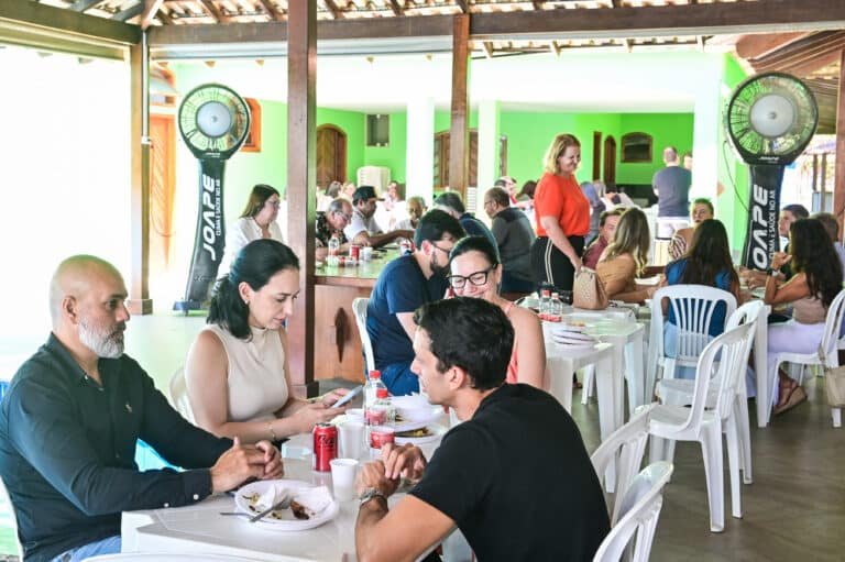 Almoço de lançamento