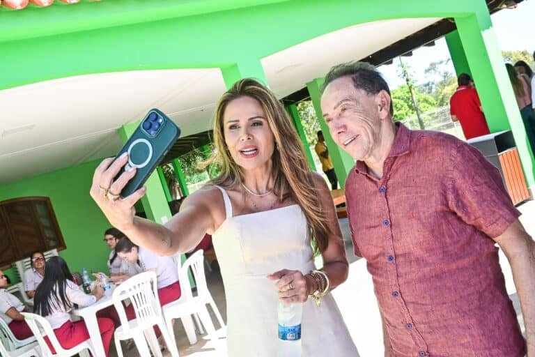 Momento selfie- Viviane Anselmé e Valdecir Torezani