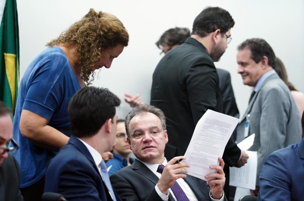 Deputados Samuel Moreira e Jandira Feghali