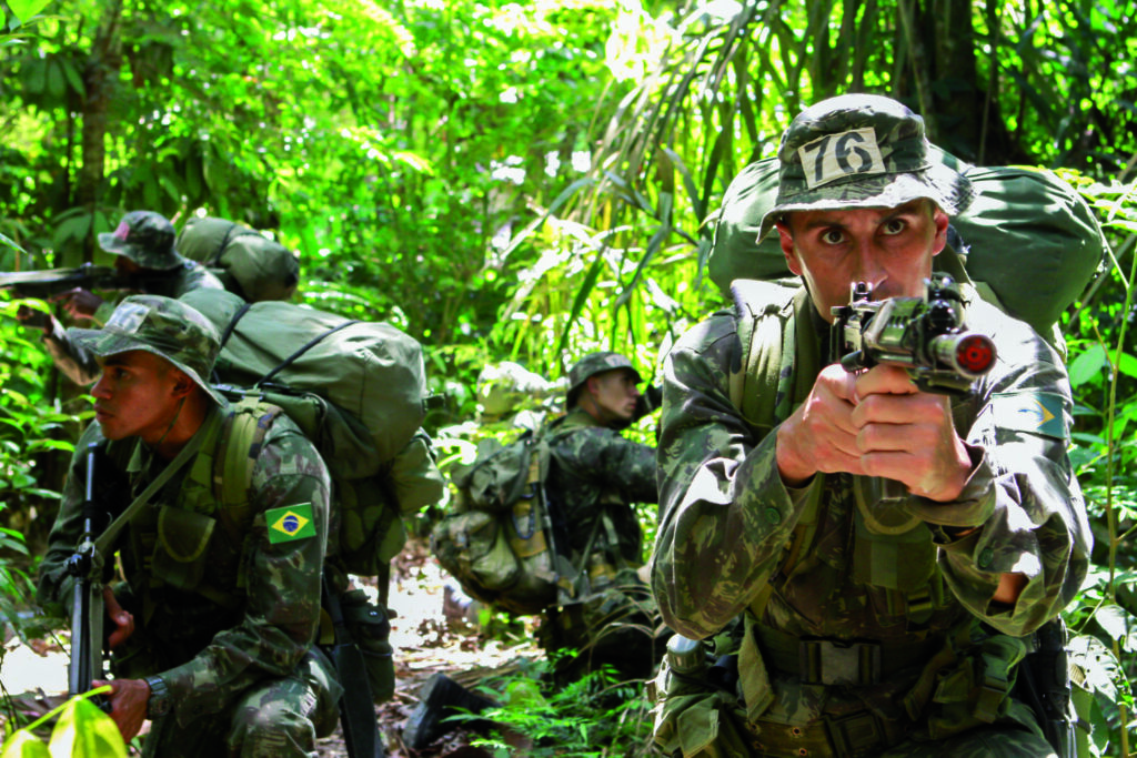 Penduricalho a militares custa R$ 26 bi em 5 anos. Foto Rodrigo Tomzhinsky/StockAmazon