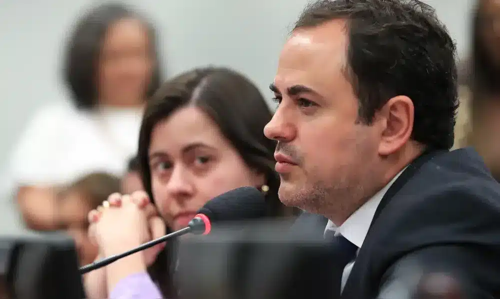 Glauber-Braga-tem-mandato-suspenso-por-6-meses