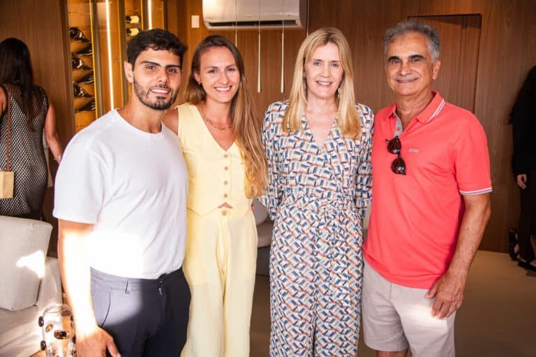 Lucas Peixoto e Giulie Loose Peixoto com Cecília Zon e Otamar Rogério Filho.
