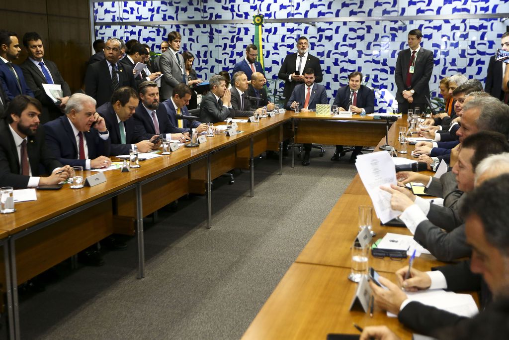 Maia com líderes partidários