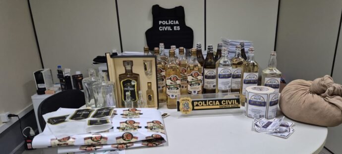 Policia-fecha-fabricas-clandestinas-de-cachaca-e-apreende-4-mil-litros-na-Serra-768×432-1-e1744224791844