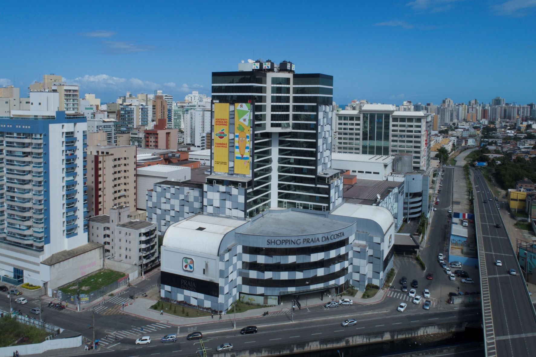 No Shopping Praia da Costa, nos dias 28,29 e 30, os clientes poderão encontrar mais de 100 lojas com produtos em promoção. Foto: Divulgação