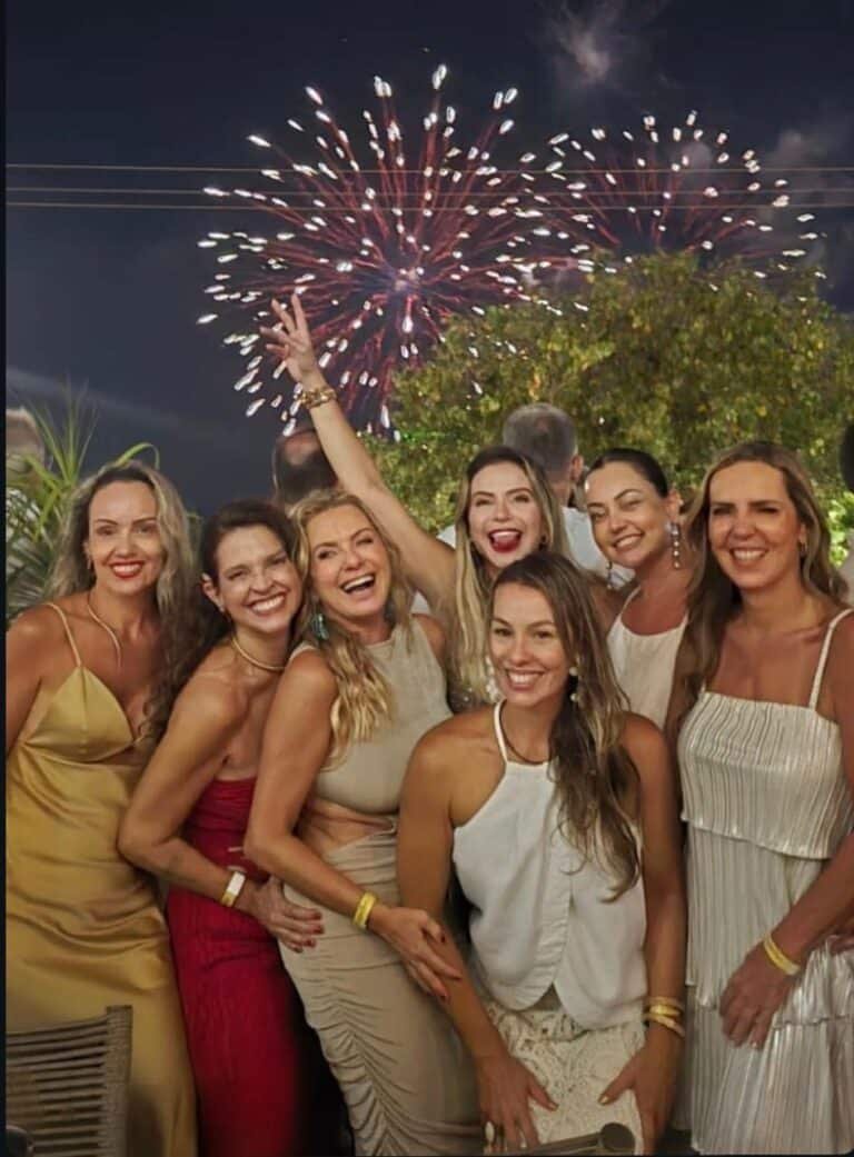 Erika Vicentini , Clarissa Valadares,
Daniella Chamum, Daniela Rocha, Letícia Leão, Flávia Froes e 
Renata  Arreguy