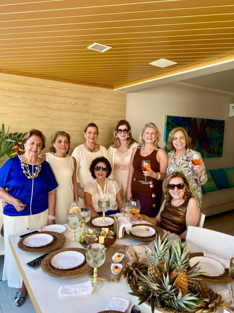 Orlandina Almeida, Miriam Fafá, Hélvia Abaurre, Dalva Carone, Valéria Nemer, Sônia Abelha e Carlota  Gottardi.