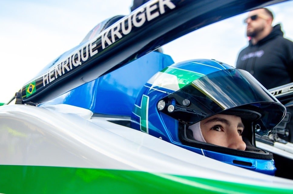 b13038f4-0f99-4f23-9904-63a60254fb05